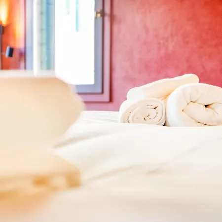 Vila Di Lusso Con Terrazza Sull'acqua Benátky