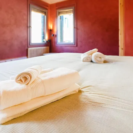 Di Lusso Con Terrazza Sull'acqua Vila