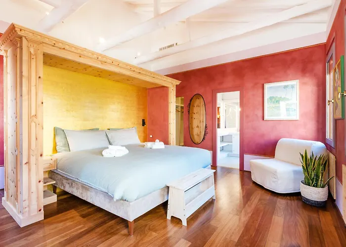 Di Lusso Con Terrazza Sull'acqua Villa *