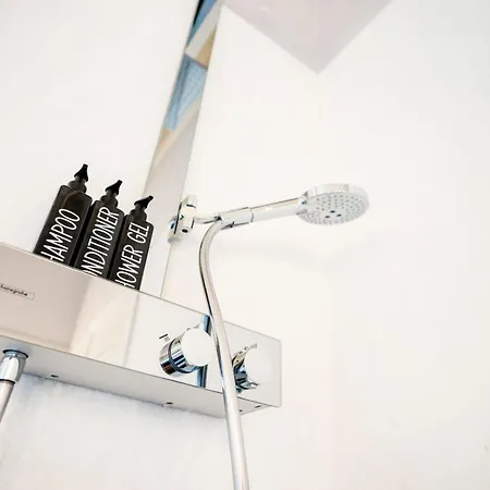 Villa Di Lusso Con Terrazza Sull'acqua