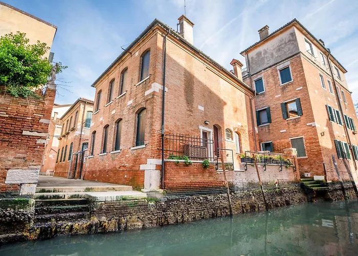 Di Lusso Con Terrazza Sull'acqua Венеция