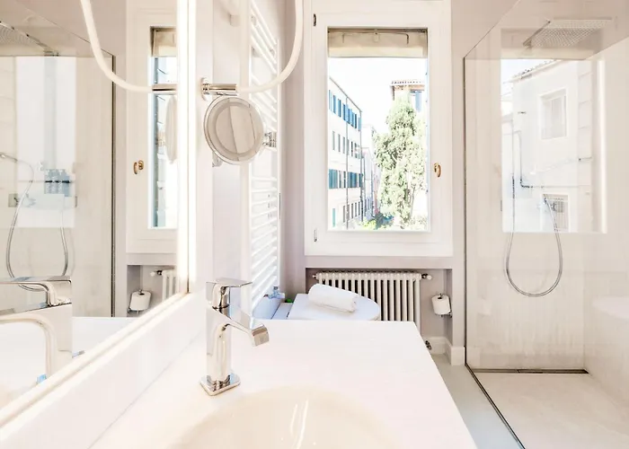 Вилла Di Lusso Con Terrazza Sull'acqua