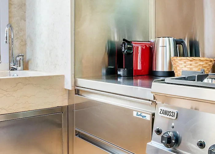 Di Lusso Con Terrazza Sull'acqua Венеция