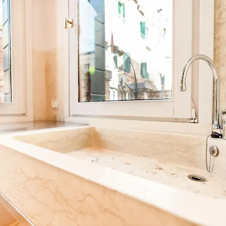 ヴィラ Di Lusso Con Terrazza Sull'acqua