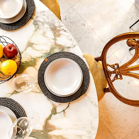 Di Lusso Con Terrazza Sull'acqua