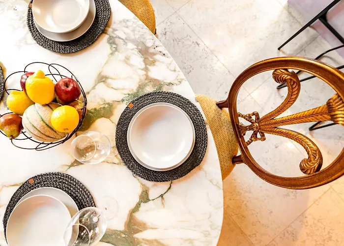 Di Lusso Con Terrazza Sull'acqua