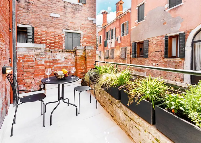 Di Lusso Con Terrazza Sull'acqua Βίλα *
