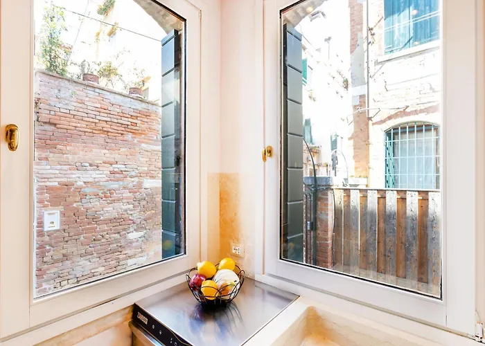 Di Lusso Con Terrazza Sull'acqua Βίλα